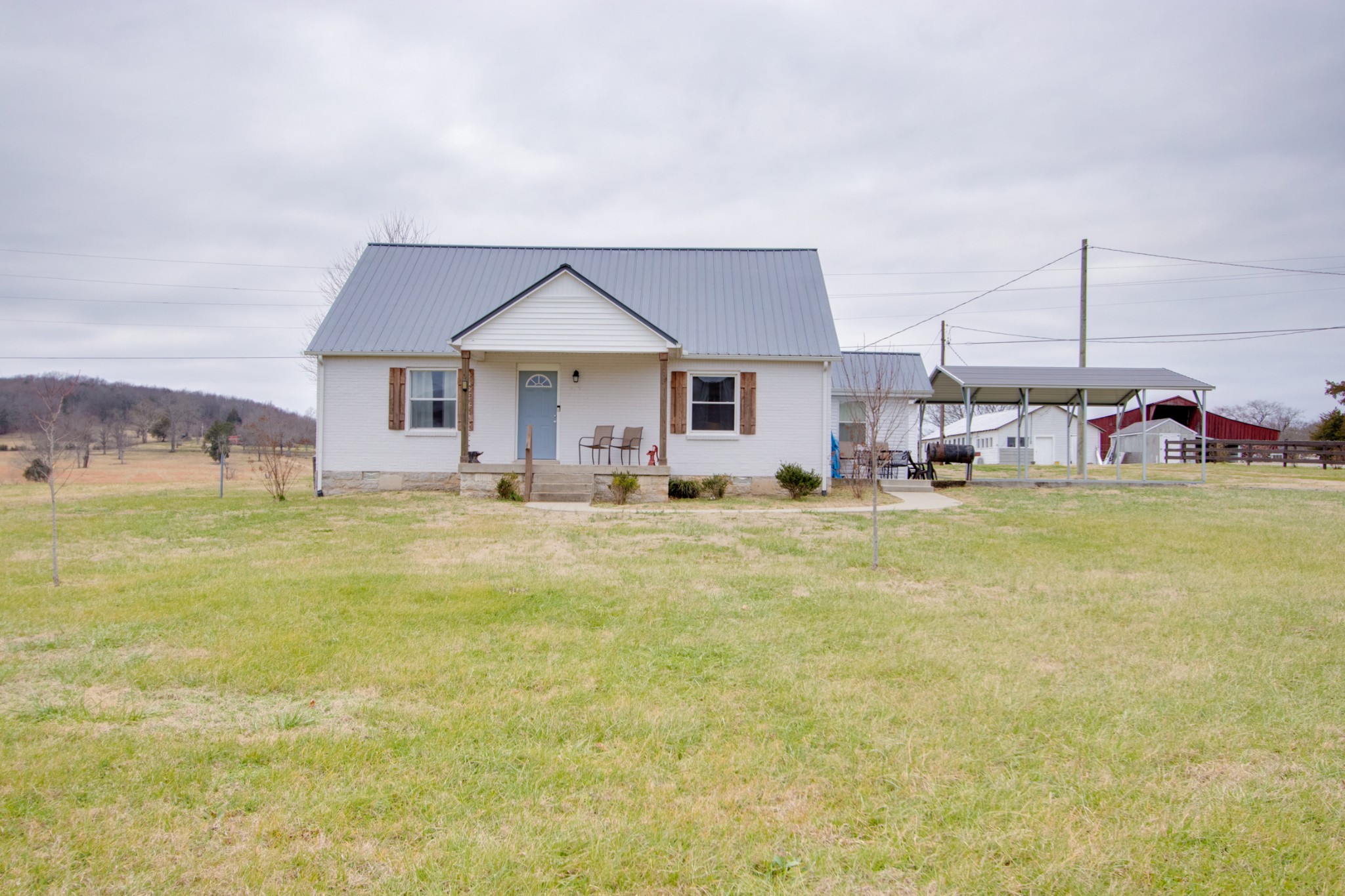 340 South Commerce Road Watertown, TN 37184 - Photo 2 of 38 a view of a house with swimming pool