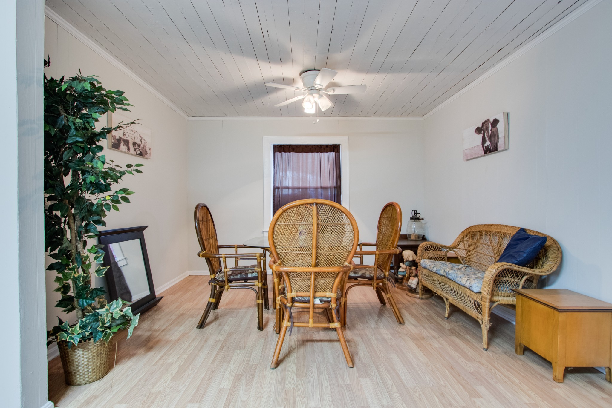 340 South Commerce Road Watertown, TN 37184 - Photo 12 of 38 a living room with furniture and a potted plant