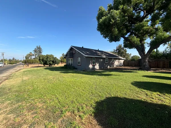 $775,000 | 19317 East Parlier Avenue, Reedley, CA 93654