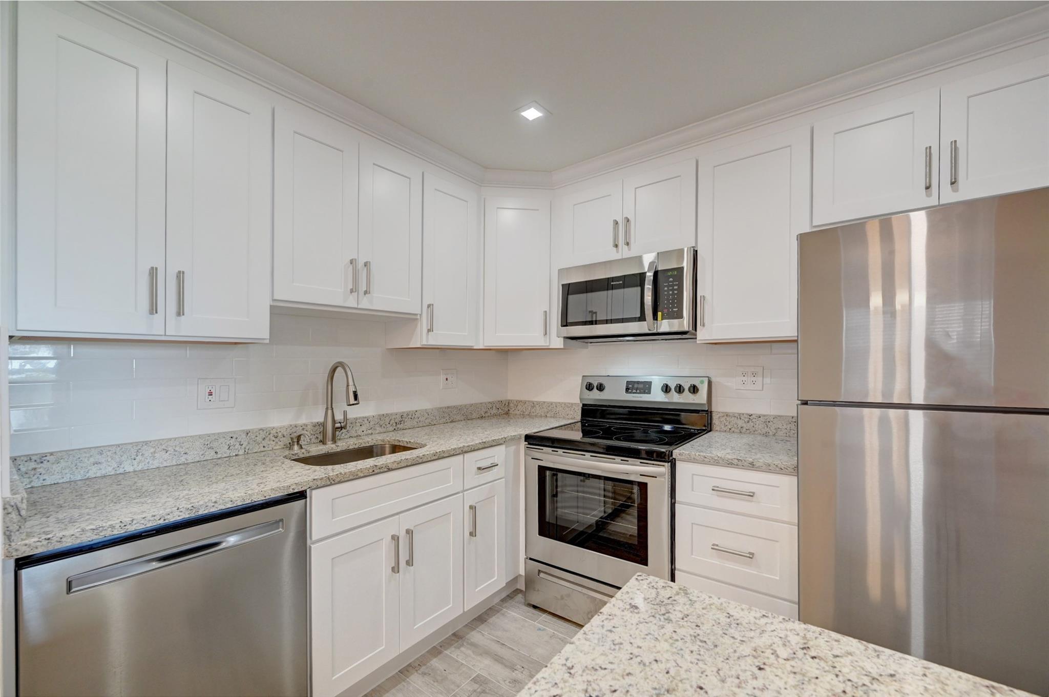 87 Normandy Lane Delray Beach, FL 33484 - Photo 7 of 19 NOR5