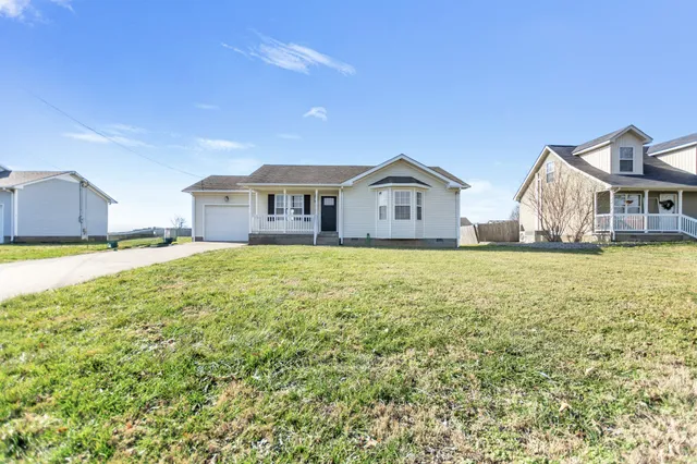 $1,350 | 821 Stableford Road, Oak Grove, KY 42262