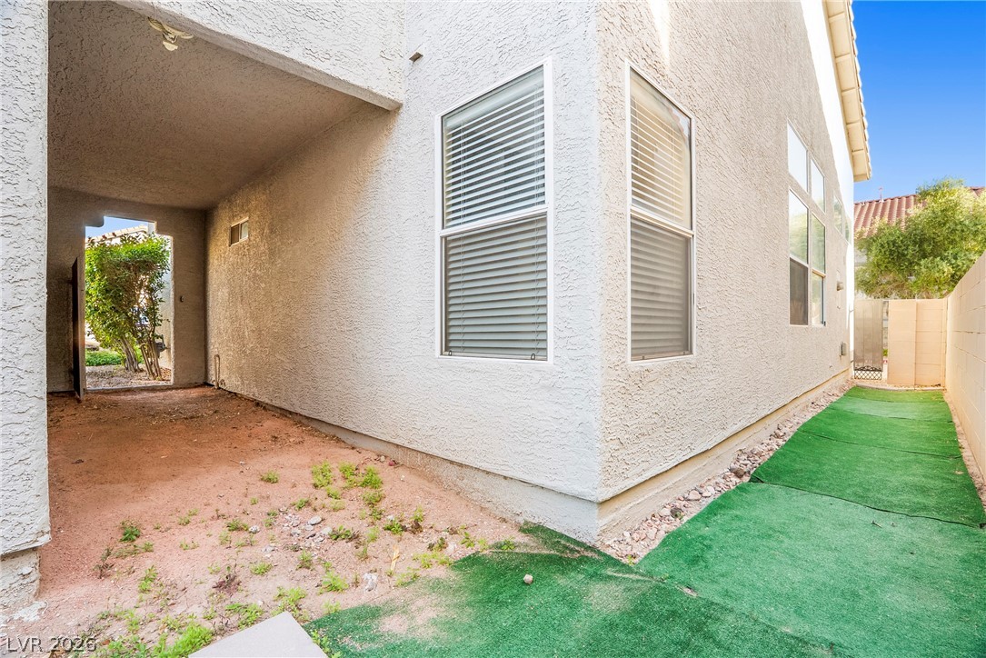2232 Ramsgate Drive Henderson, NV 89074 - Photo 25 of 53 Breezeway and backyard.