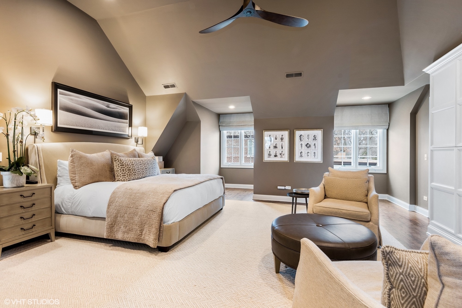 861 Bluff Street Glencoe, IL 60022 - Photo 23 of 51 a bedroom with bed and wooden floor