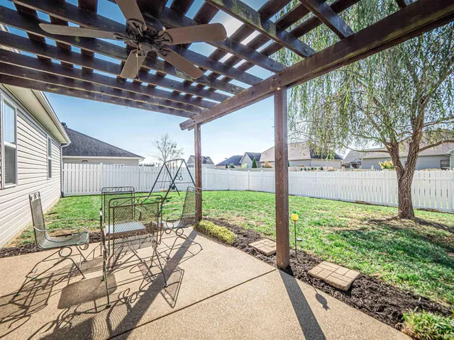 $319,900 | 3142 Helmsford Court, Evansville, IN 47715