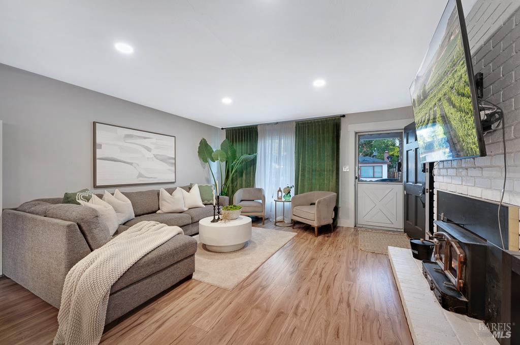 1833 Janero Drive Santa Rosa, CA 95407 - Photo 2 of 29