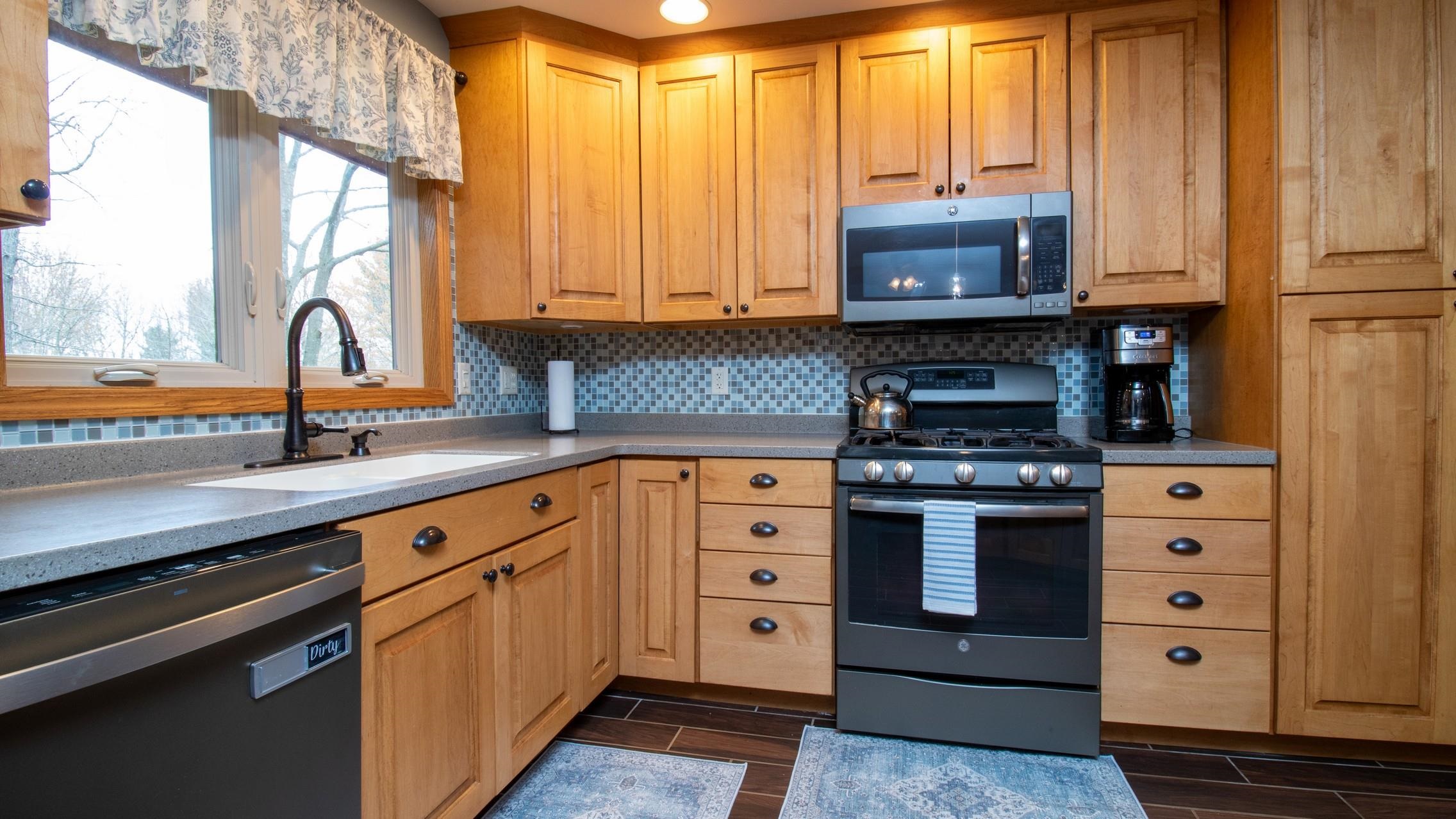 2103 Edgewood Avenue Rothschild, WI 54476 - Photo 13 of 54