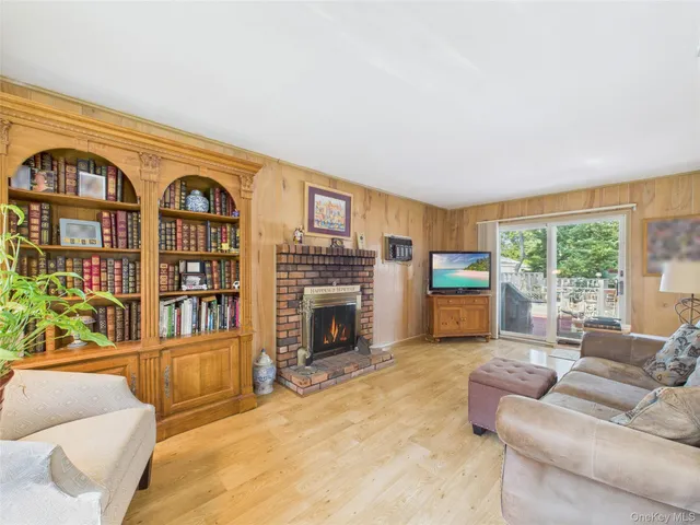 $799,999 | 5 Gristmill Drive, Kings Park, NY 11754