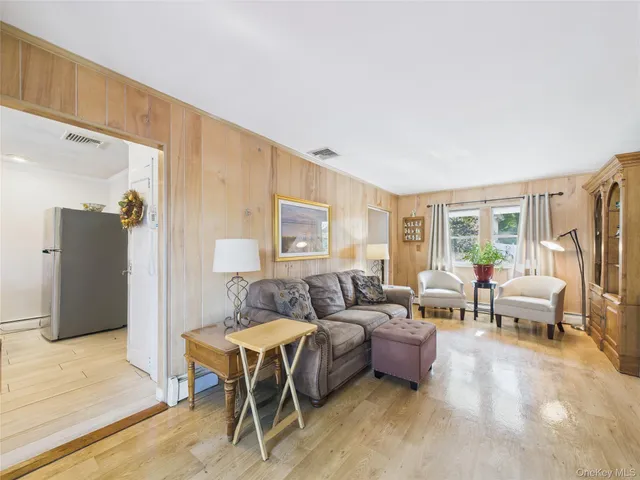 $799,999 | 5 Gristmill Drive, Kings Park, NY 11754