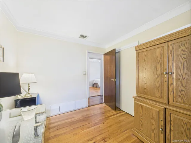 $799,999 | 5 Gristmill Drive, Kings Park, NY 11754