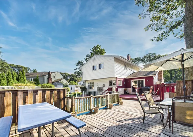 $799,999 | 5 Gristmill Drive, Kings Park, NY 11754