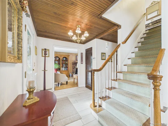 $799,999 | 5 Gristmill Drive, Kings Park, NY 11754