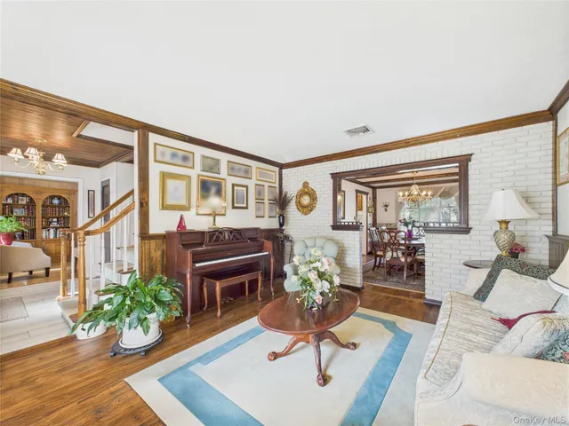 $799,999 | 5 Gristmill Drive, Kings Park, NY 11754