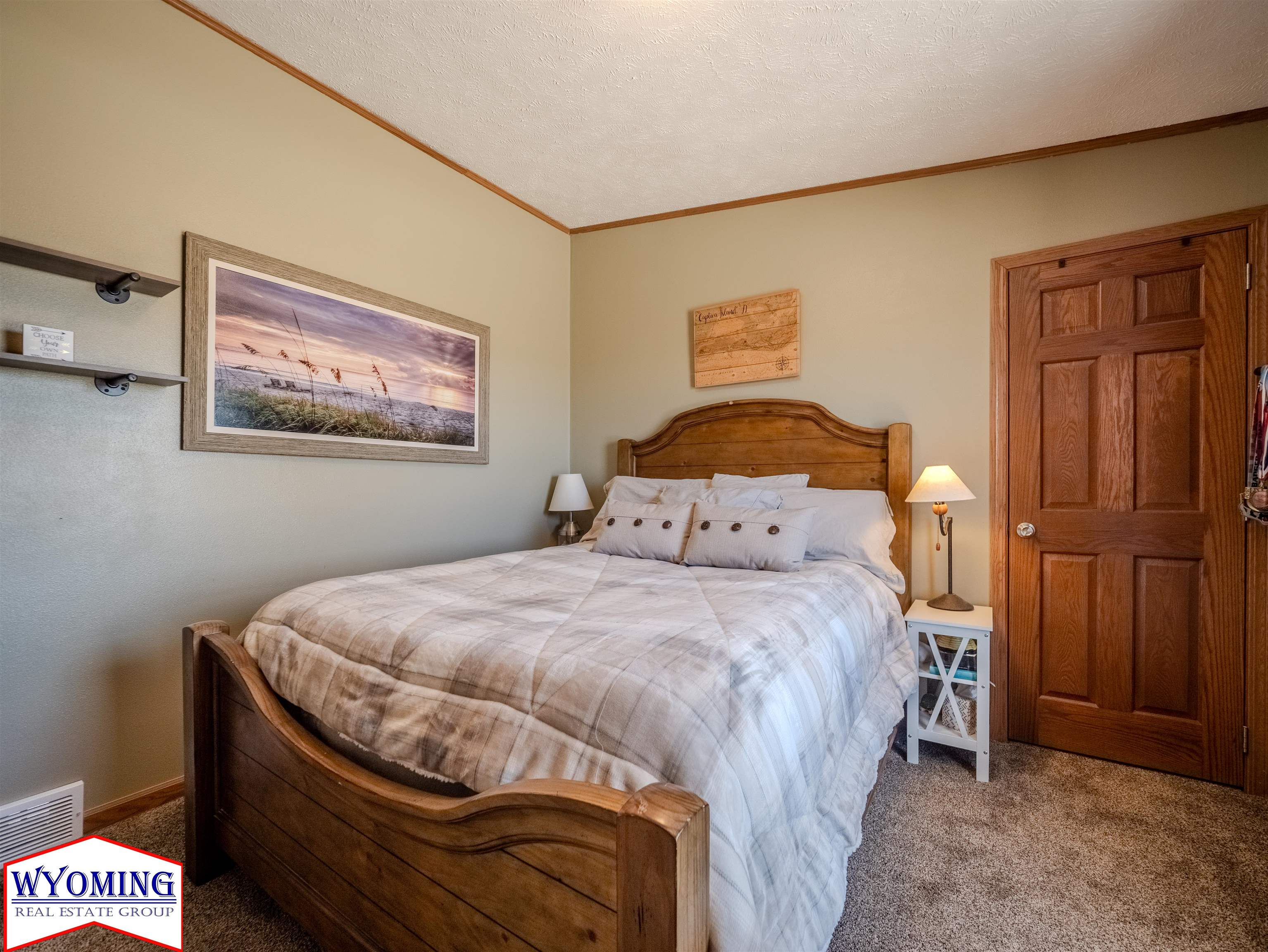 11302 Ridgeview Road Evansville, WY 82636 - Photo 18 of 37