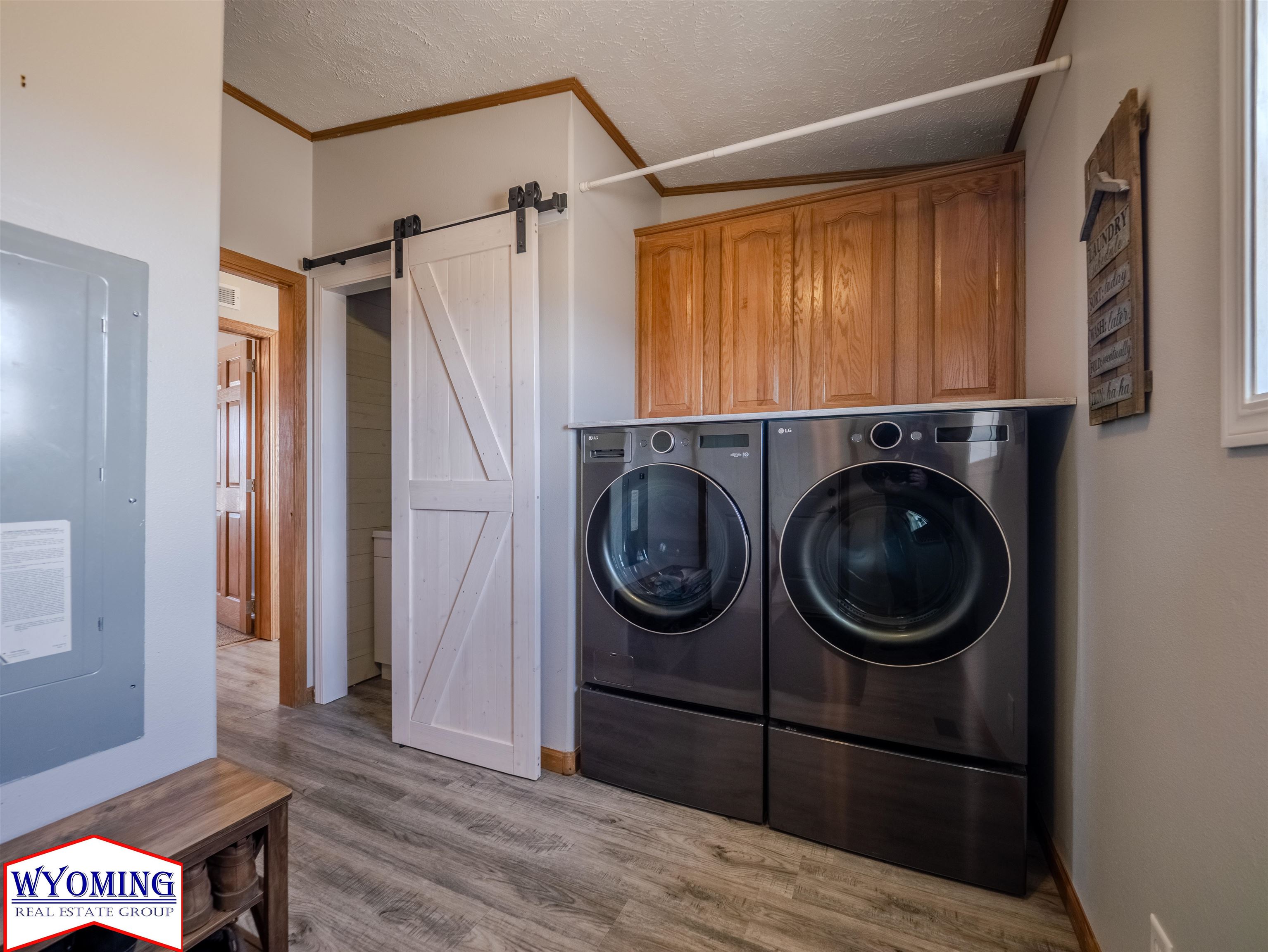 11302 Ridgeview Road Evansville, WY 82636 - Photo 21 of 37