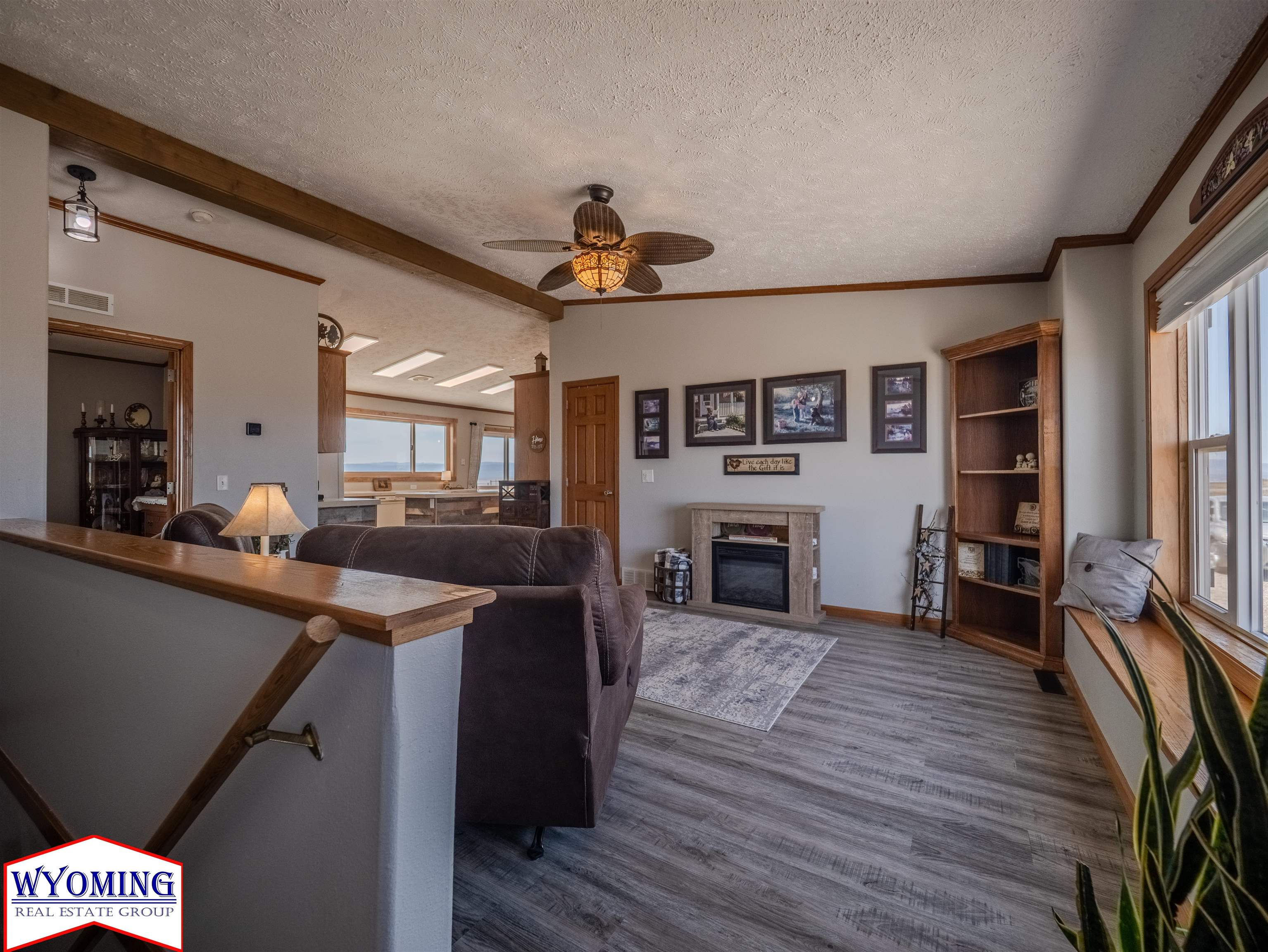 11302 Ridgeview Road Evansville, WY 82636 - Photo 4 of 37