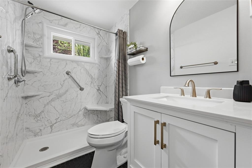 27 Flora Road Pittsburgh, PA 15227 - Photo 15 of 43