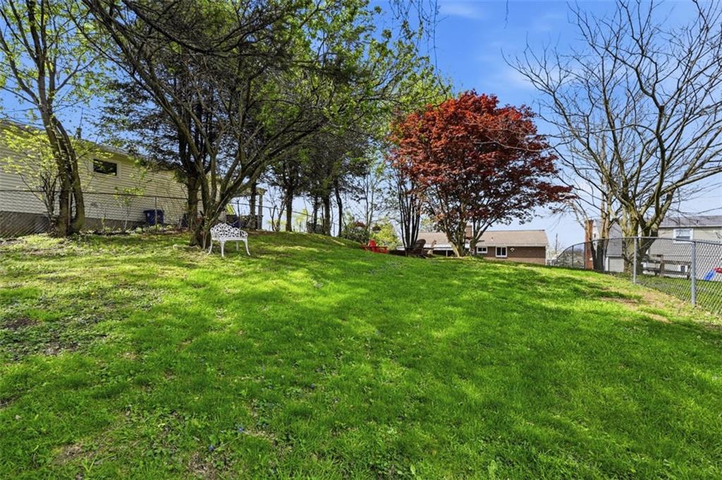 27 Flora Road Pittsburgh, PA 15227 - Photo 33 of 43