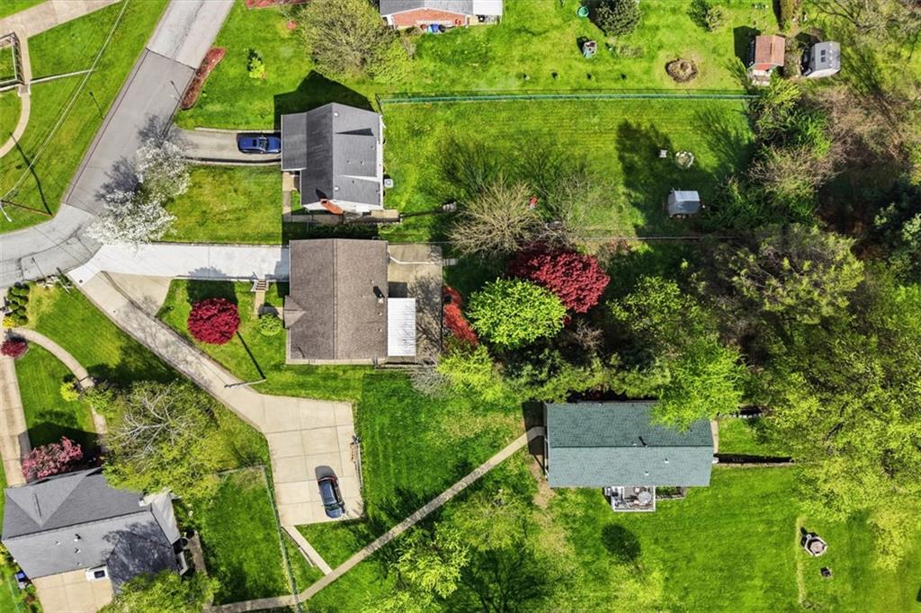 27 Flora Road Pittsburgh, PA 15227 - Photo 38 of 43
