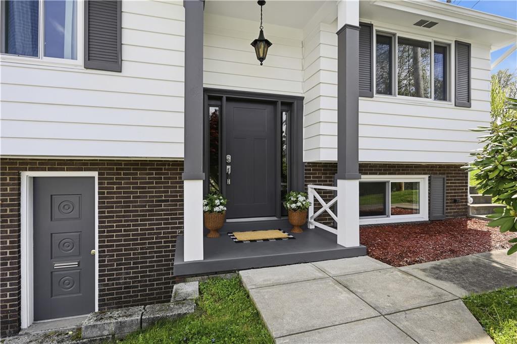 27 Flora Road Pittsburgh, PA 15227 - Photo 5 of 43