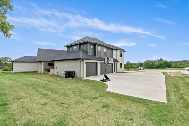 $1,290,000 | 2209 Joe Will Drive, College Station, TX 77845