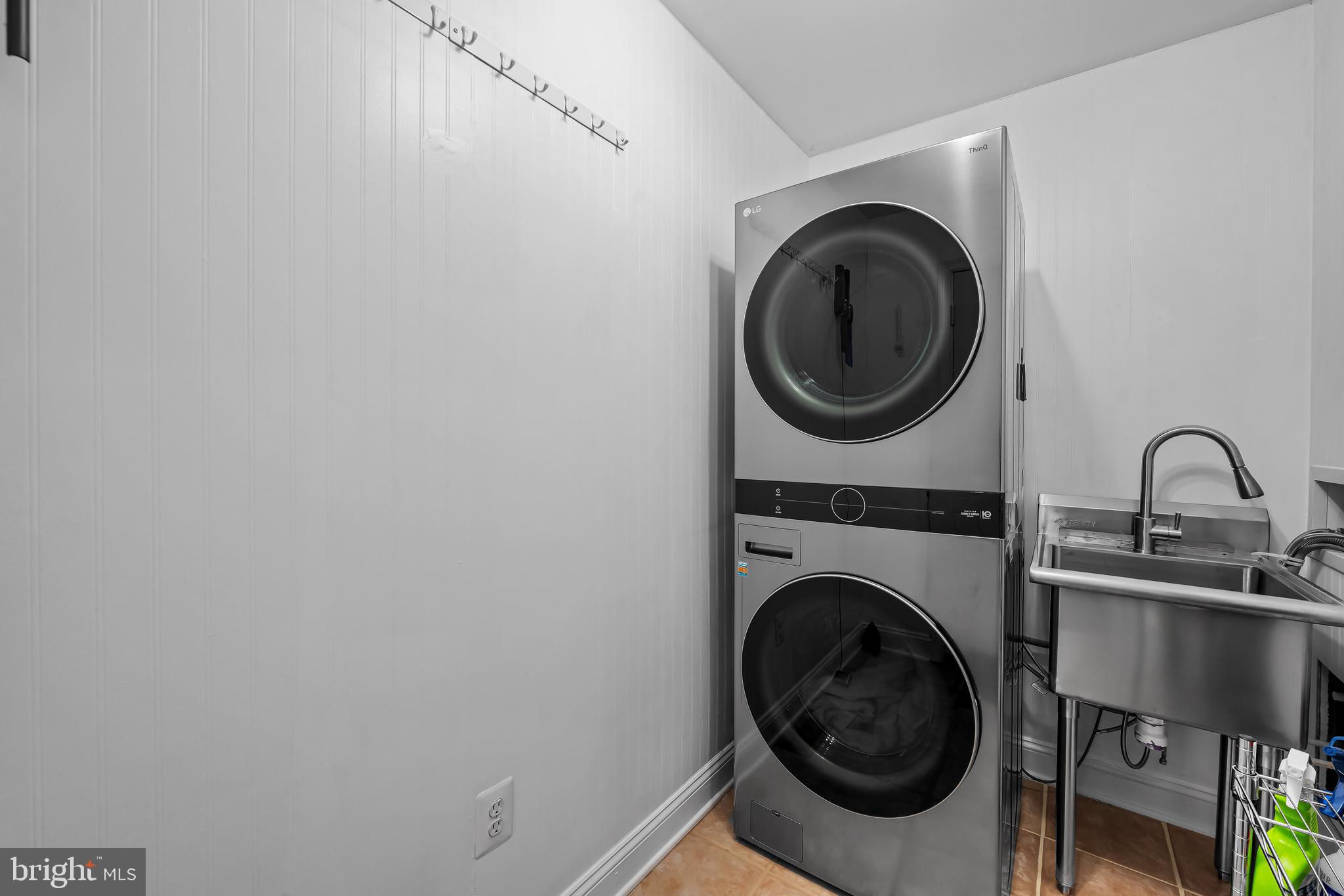 5026 Mt Carmel Road Hampstead, MD 21074 - Photo 24 of 57 a close up view of a washer and dryer