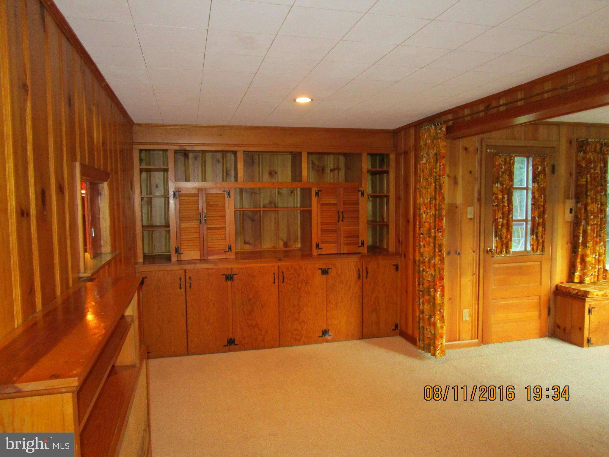19011 Orchard Terrace Road Hagerstown, MD 21742 - Photo 12 of 30 Family Room