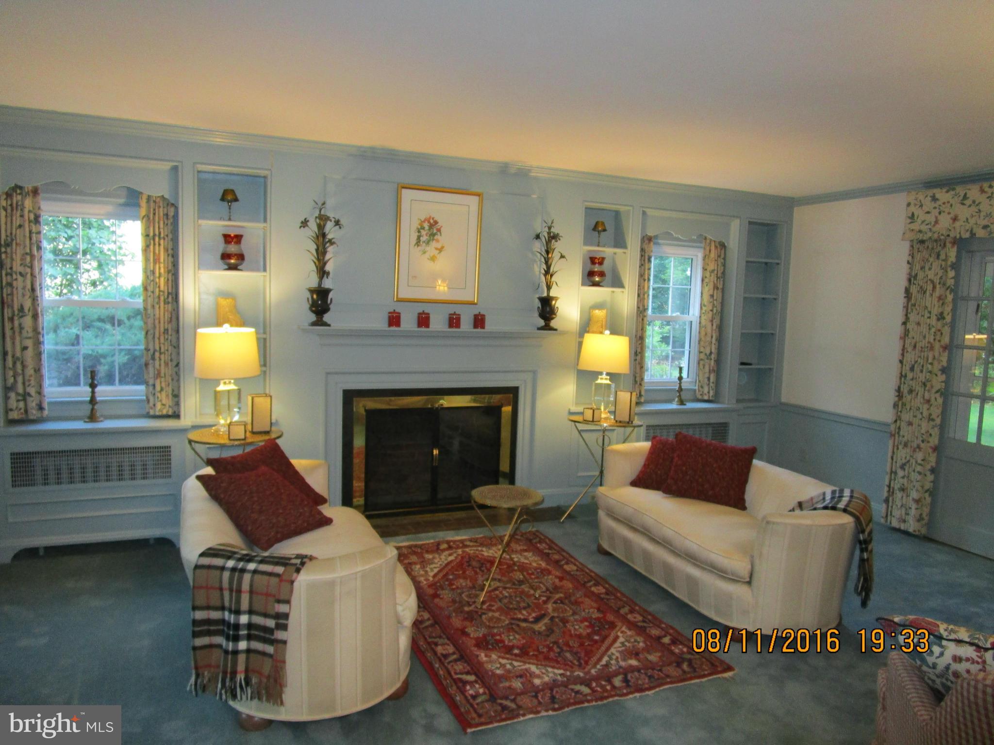 19011 Orchard Terrace Road Hagerstown, MD 21742 - Photo 6 of 30 Living Room