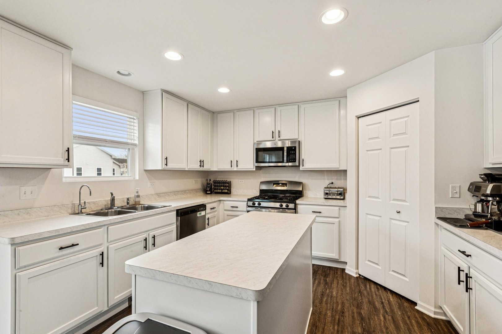 207 Cooper Street Plano, IL 60545 - Photo 12 of 38