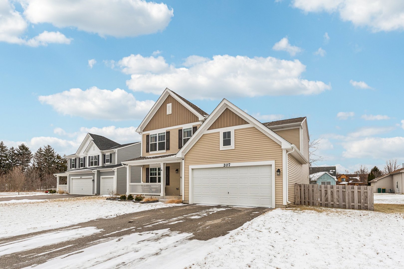 207 Cooper Street Plano, IL 60545 - Photo 3 of 38