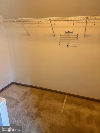 a view of a wall under an empty room
