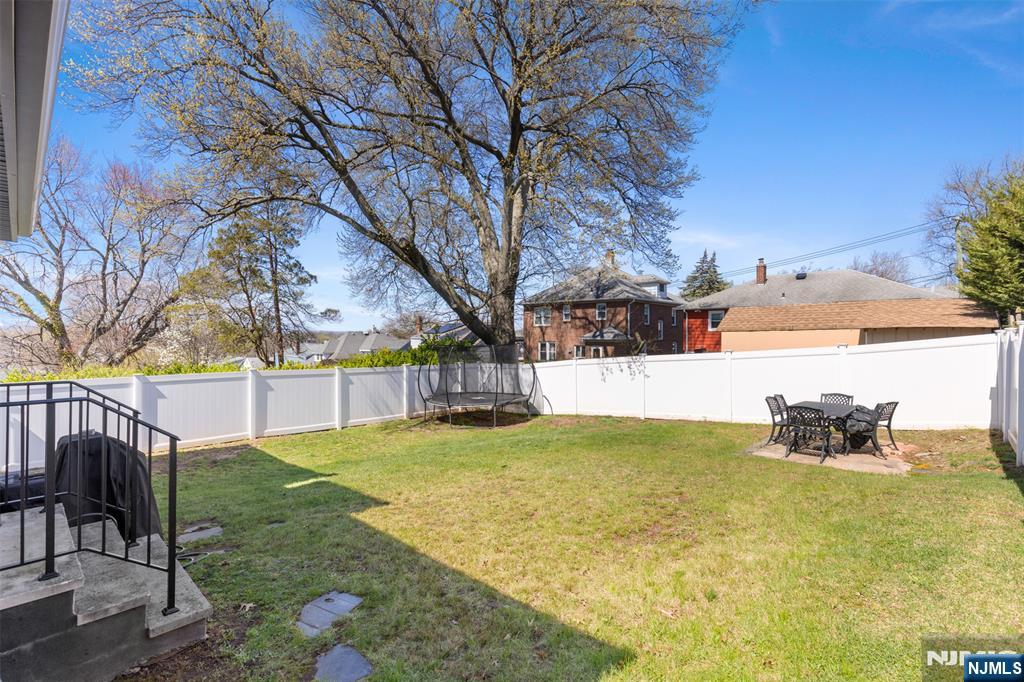 404 Simons Avenue Hackensack, NJ 07601 - Photo 5 of 34