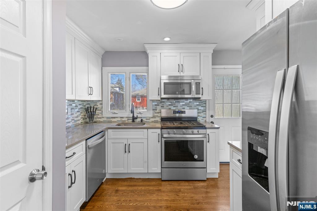 404 Simons Avenue Hackensack, NJ 07601 - Photo 7 of 34