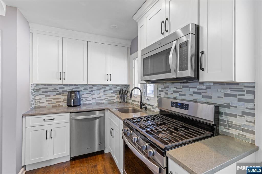 404 Simons Avenue Hackensack, NJ 07601 - Photo 10 of 34