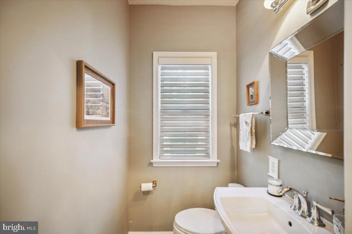 972 Smithbridge Road Glen Mills, PA 19342 - Photo 37 of 75 a bathroom with a sink and a toilet