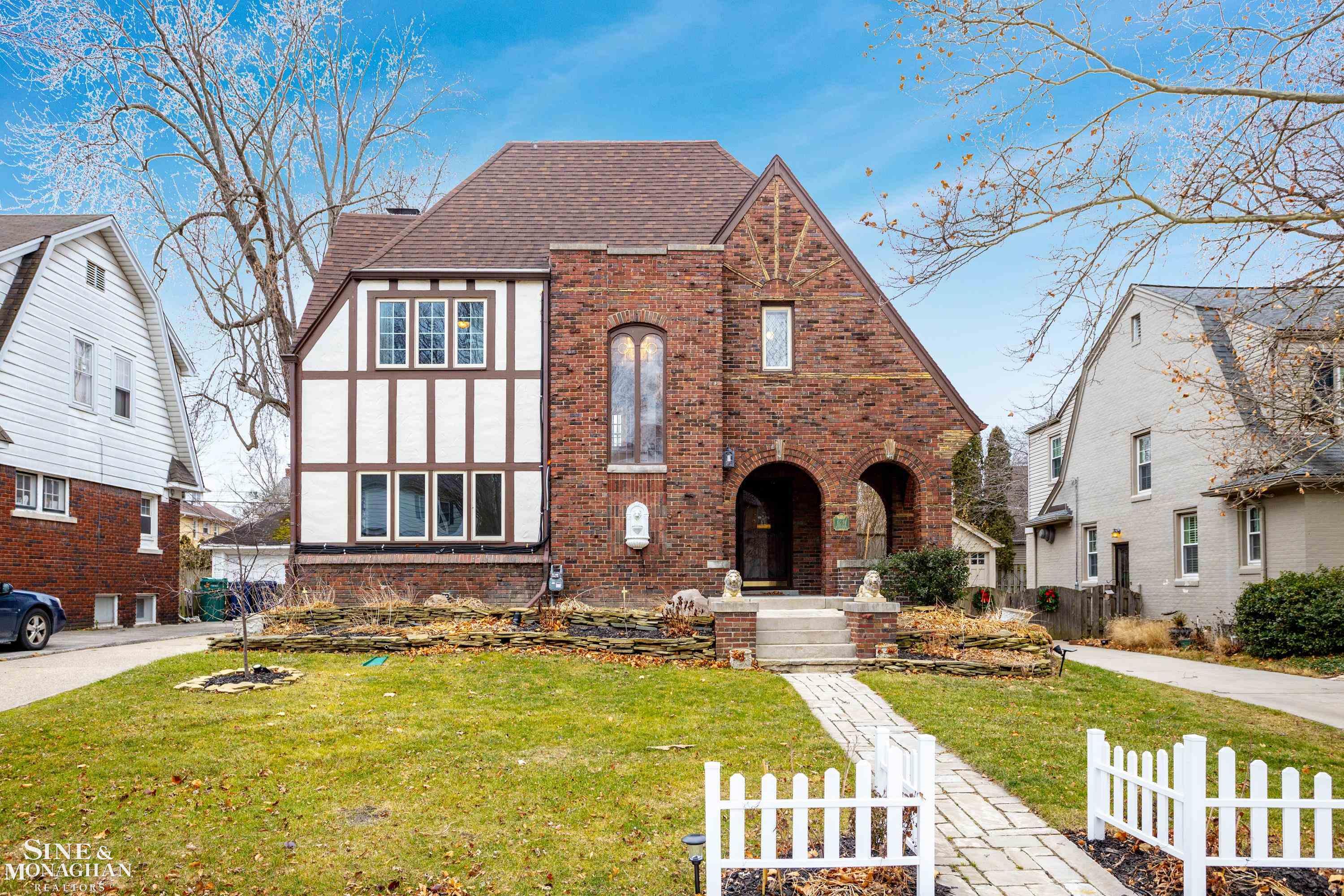 1231 Bishop Road Grosse Pointe Park, MI 48230 - Photo 1 of 54
