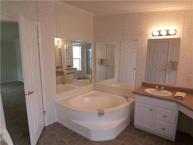 9155 East 40 Road Bon Aqua, TN 37025 - Photo 11 of 20 Gallery Image 11