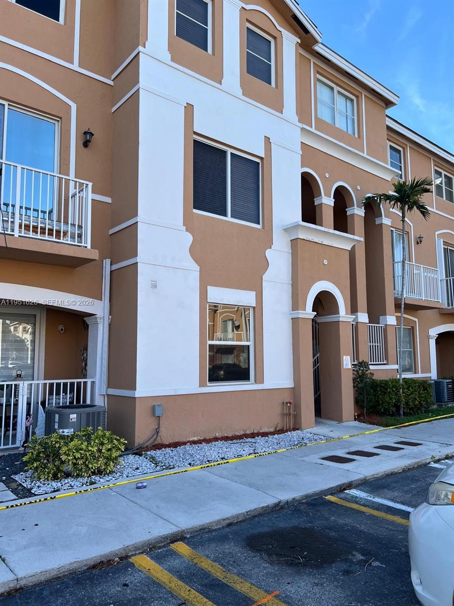7250 Northwest 177th Street, Unit 10416 Hialeah, FL 33015 - Photo 2 of 9