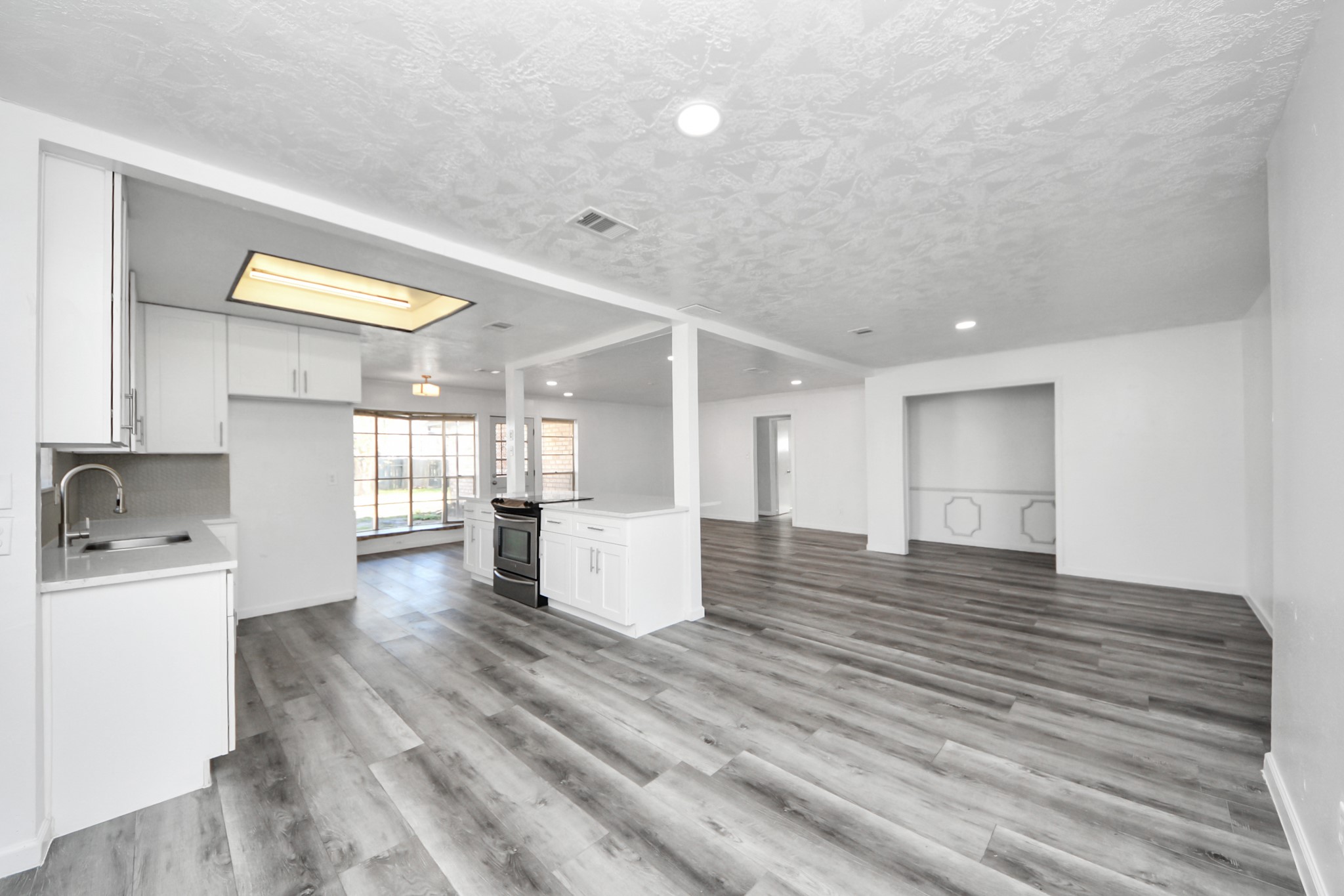 8011 La Roche Lane Houston, TX 77036 - Photo 16 of 45