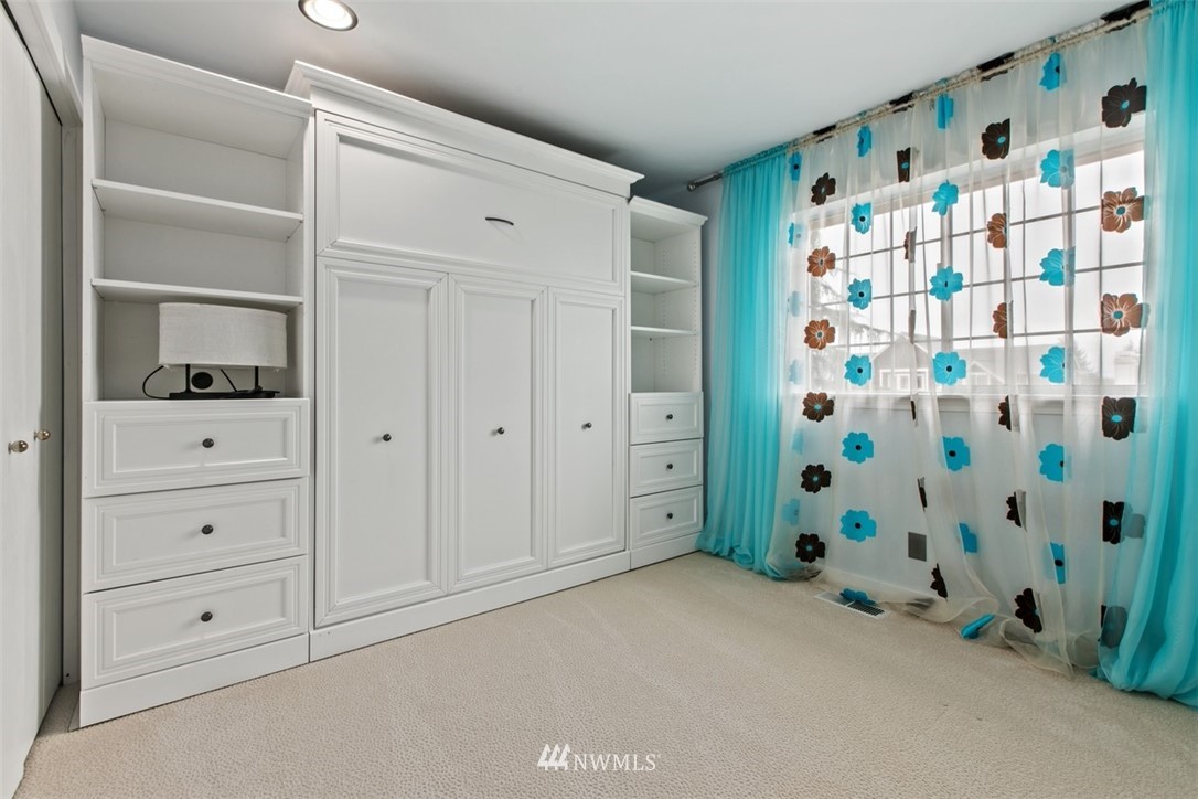 13969 Southeast 159th Place Renton, WA 98058 - Photo 17 of 21 Gallery Image 17