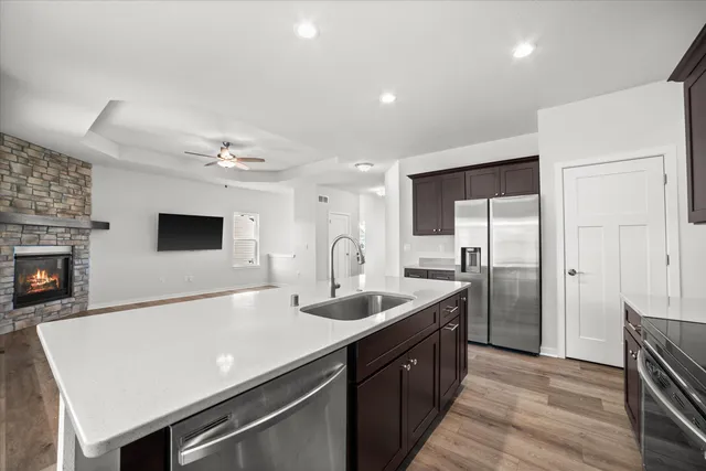 $369,900 | 807 Bridlewood Drive, Unit 11, Hartford, WI 53027