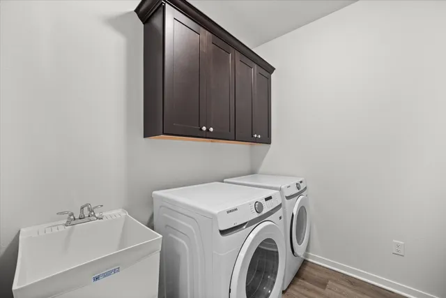 $369,900 | 807 Bridlewood Drive, Unit 11, Hartford, WI 53027