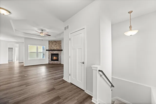 $369,900 | 807 Bridlewood Drive, Unit 11, Hartford, WI 53027