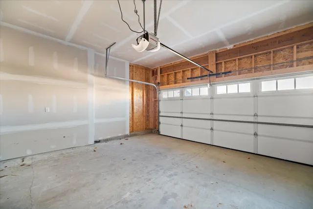 $369,900 | 807 Bridlewood Drive, Unit 11, Hartford, WI 53027