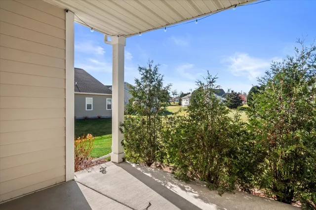 $369,900 | 807 Bridlewood Drive, Unit 11, Hartford, WI 53027