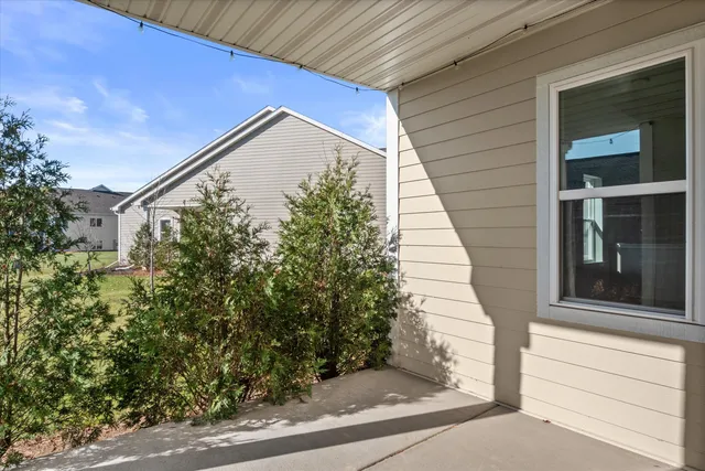 $369,900 | 807 Bridlewood Drive, Unit 11, Hartford, WI 53027