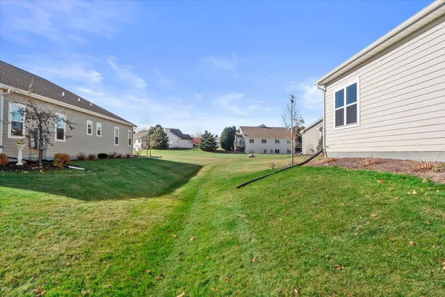 $369,900 | 807 Bridlewood Drive, Unit 11, Hartford, WI 53027