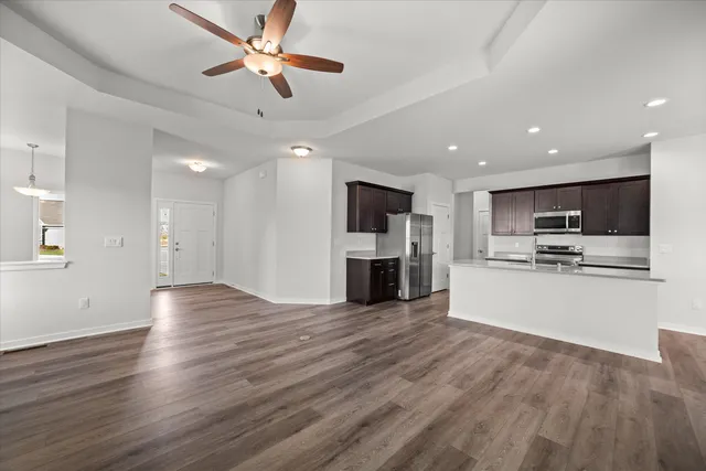 $369,900 | 807 Bridlewood Drive, Unit 11, Hartford, WI 53027