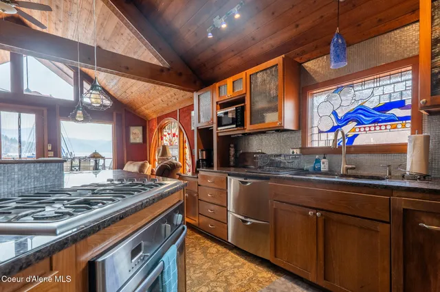 $610,000 | 34129 Scenic Bay Road, Bayview, ID 83803