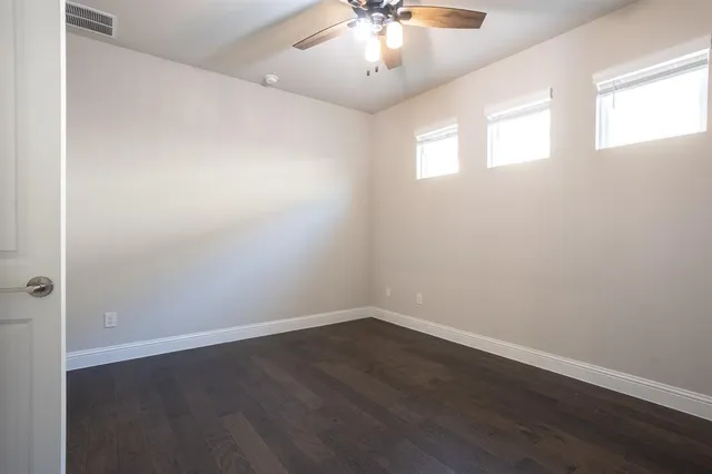 $425,500 | 225 Glenwood Drive, Oak Point, TX 75068