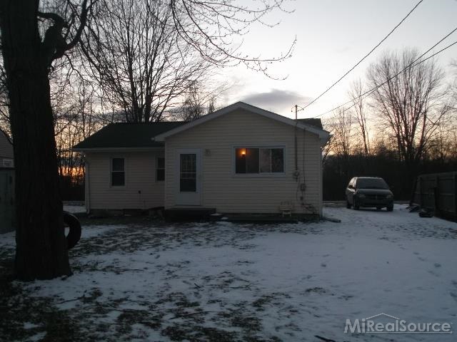 7253 Meldrum Road Fair Haven, MI 48023 - Photo 3 of 23 31229633-2.JPG
